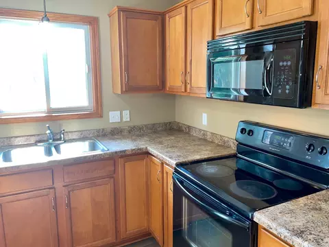 Kitchen - 1905 20th St SW, Austin, MN 55912 photo 2 of 3