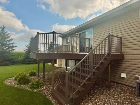 Exterior - 1905 20th St SW, Austin, MN 55912 photo 5 of 7