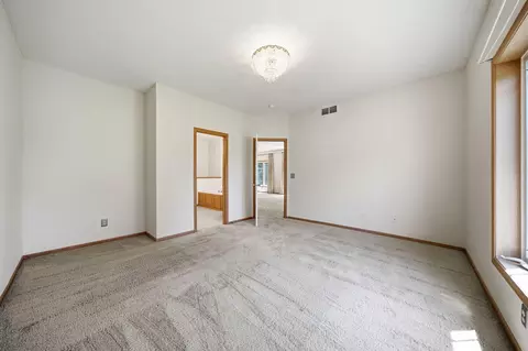 Bedroom - 2701 Village Dr, Faribault, MN 55021 photo 2 of 6