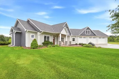984 152nd Ave, New Richmond, WI 54017