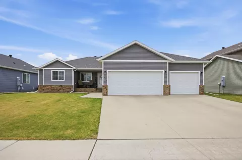 Exterior - 219 6th St E, Horace, ND 58047 photo 4 of 13