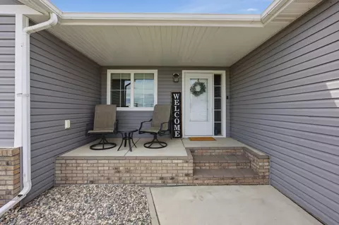 Exterior - 219 6th St E, Horace, ND 58047 photo 6 of 13