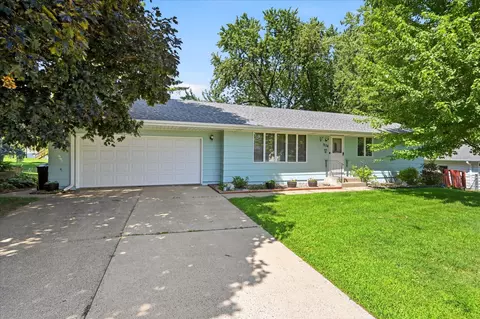 1534 17th St NW, New Brighton, MN 55112