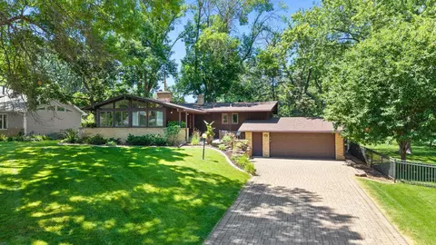 5164 Saint Moritz Dr, Fridley, MN 55421