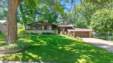 5164 Saint Moritz Dr, Fridley, MN 55421