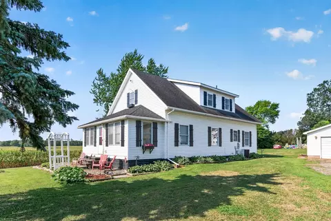9711 Ireland Ave NW, Annandale, MN 55302