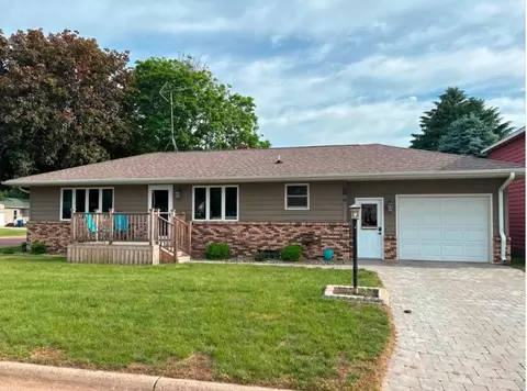 313 Blue St W, Comfrey, MN 56019 photo 1