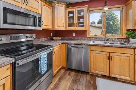 Kitchen - 1919 Cypress Rd, Saint Cloud, MN 56303 photo 2 of 4