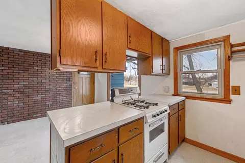 Kitchen - 101 State Highway 60 E, Elysian, MN 56028 photo 3 of 4