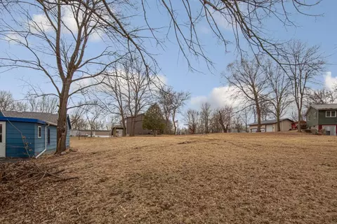Exterior - 101 State Highway 60 E, Elysian, MN 56028 photo 6 of 12