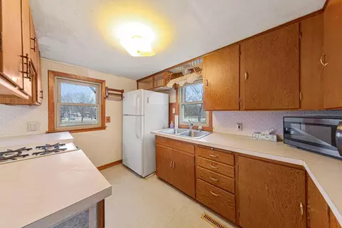 Kitchen - 101 State Highway 60 E, Elysian, MN 56028 photo 1 of 4