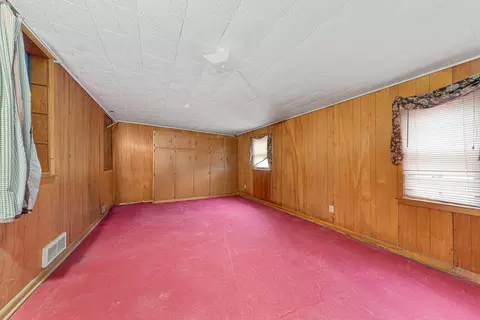 Bedroom - 101 State Highway 60 E, Elysian, MN 56028 photo 1 of 6