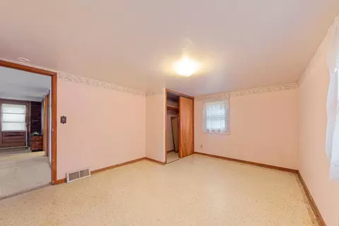 Bedroom - 101 State Highway 60 E, Elysian, MN 56028 photo 6 of 6