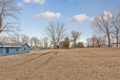 Exterior - 101 State Highway 60 E, Elysian, MN 56028 photo 5 of 12