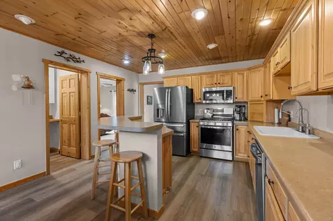 Kitchen - 6454 Flying Jib, Garrison, MN 56450 photo 7 of 7