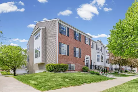 1724 Riverside Dr, Shakopee, MN 55379