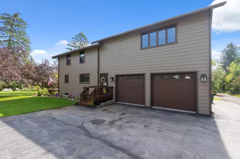 Exterior - 4 Lakeside Ct, Duluth, MN 55804 photo 7 of 27