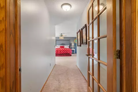 Entry Way - 4 Lakeside Ct, Duluth, MN 55804 photo 2 of 2