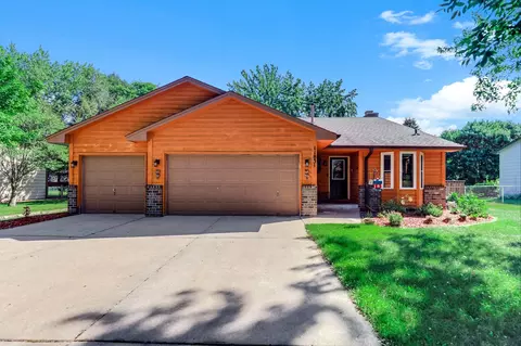 11831 Kerry St NW, Coon Rapids, MN 55433