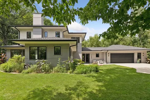 11895 Douglynn Dr, Minnetonka, MN 55343