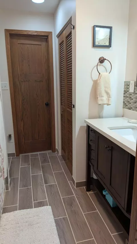 Bath - 4856 Sawmill Rd, Gilbert, MN 55741 photo 3 of 4