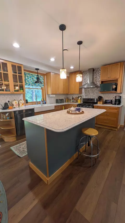 Kitchen - 4856 Sawmill Rd, Gilbert, MN 55741 photo 3 of 4