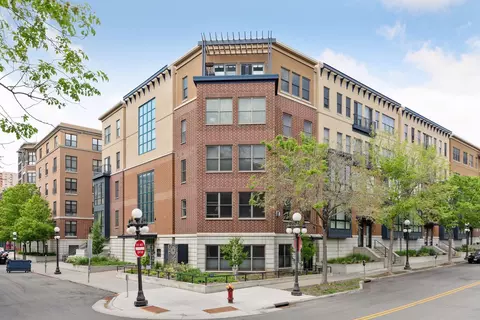 209 8th St E #109, Saint Paul, MN 55101