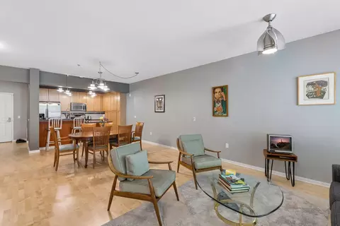 209 8th St E #109, Saint Paul, MN 55101