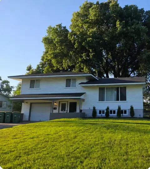 3000 Quarles Rd, Brooklyn Center, MN 55429