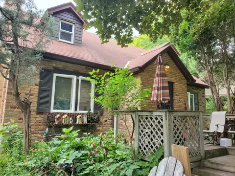 1907 Snelling Ave N, Falcon Heights, MN 55113