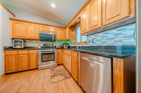 Kitchen - 5708 Nightingale Ct, Saint Cloud, MN 56303 photo 4 of 7