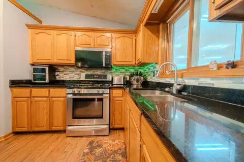 Kitchen - 5708 Nightingale Ct, Saint Cloud, MN 56303 photo 5 of 7
