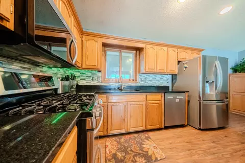 Kitchen - 5708 Nightingale Ct, Saint Cloud, MN 56303 photo 3 of 7