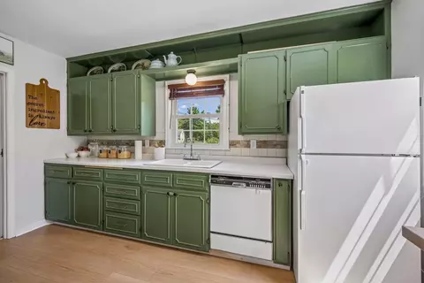Kitchen - 405 4th Ave SE, Milaca, MN 56353 photo 4 of 5
