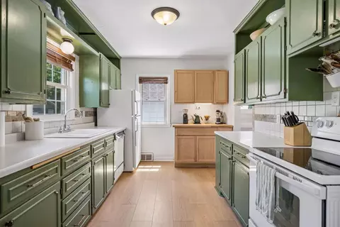 Kitchen - 405 4th Ave SE, Milaca, MN 56353 photo 1 of 5