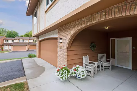 6941 Edenvale Blvd, Eden Prairie, MN 55346