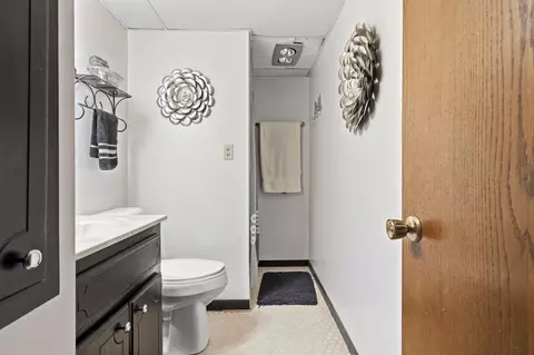 Bath - 134 34th Ave N, Saint Cloud, MN 56303 photo 3 of 4