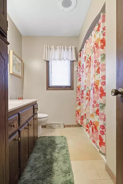 Bath - 134 34th Ave N, Saint Cloud, MN 56303 photo 2 of 4