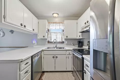 Kitchen - 134 34th Ave N, Saint Cloud, MN 56303 photo 2 of 3