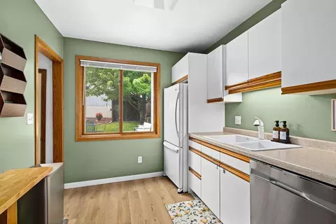 Kitchen - 1217 E 10th St, Duluth, MN 55805 photo 3 of 3