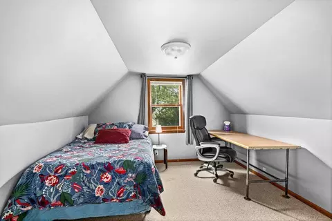 Bedroom - 1217 E 10th St, Duluth, MN 55805 photo 3 of 4