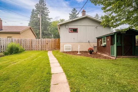 Exterior - 1217 E 10th St, Duluth, MN 55805 photo 5 of 7
