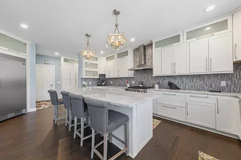 Kitchen - 827 Vardon Ct, Faribault, MN 55021 photo 1 of 8