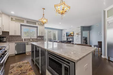 Kitchen - 827 Vardon Ct, Faribault, MN 55021 photo 5 of 8