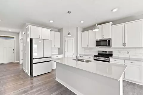 Kitchen - 13111 Arbor Path, Rosemount, MN 55068 photo 4 of 7
