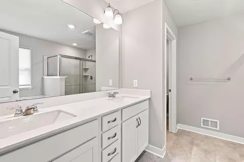 Bath - 13111 Arbor Path, Rosemount, MN 55068 photo 4 of 10