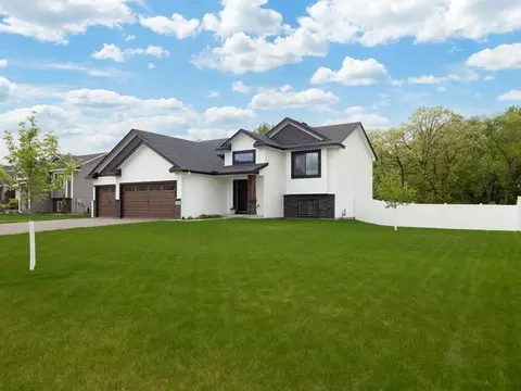 18592 Salem St NW, Elk River, MN 55330