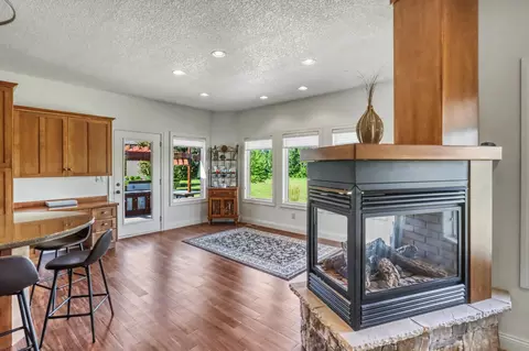 Living - 7013 Maple Ln, Horace, ND 58047 photo 9 of 14