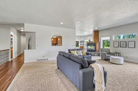 Living - 7013 Maple Ln, Horace, ND 58047 photo 6 of 14