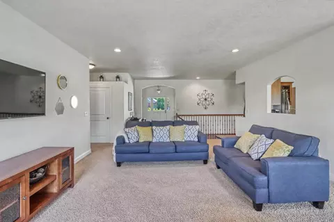 Living - 7013 Maple Ln, Horace, ND 58047 photo 4 of 14